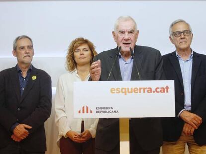 Ernest Maragall y su equipo, en una rueda de prensa en la sede de ERC.