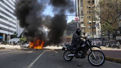 Explosão na Praça Altamira, zona rica de Caracas.