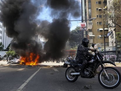 Explosão na Praça Altamira, zona rica de Caracas.