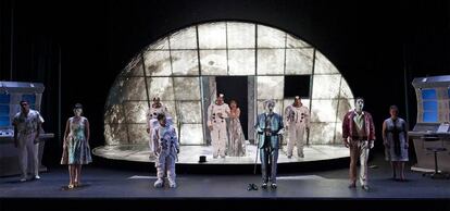 El montaje de la ópera <i>Amb els peus a la Lluna</i>, durante un ensayo en el Teatre Lliure.