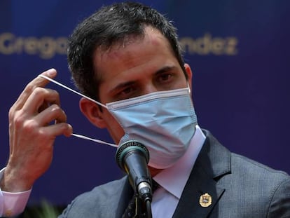 El líder opositor Juan Guaidó durante un encuentro con los trabajadores de la salud, en Caracas (Venezuela), en septiembre. 