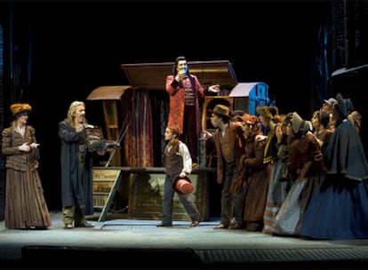Escena del musical<i> Sweeney Todd,</i> en un montaje de Mario Gas.