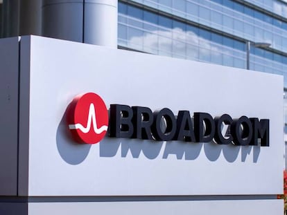 Logo de Broadcom en una de sus oficinas en California.