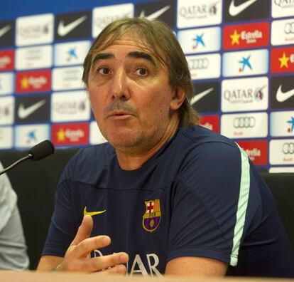 Pautasso, segundo entrenador, durante la rueda de prensa.