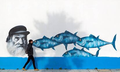 Mural en una fachada de Sancti Petri, en Cádiz.