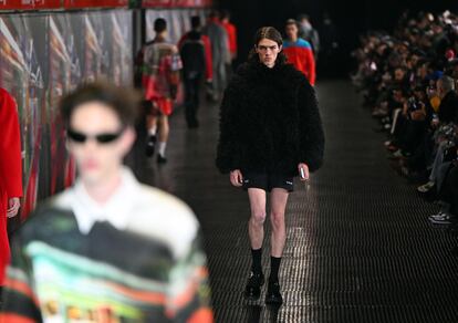 Milan (Italy), 13/01/2024.- Model presents creation by Italian label Msgm during the Milan Fashion Week, in Milan, Italy, 13 January 2024. The Fall/Winter 2024/2025 collections are presented from 12 to 16 January 2024. (Moda, Italia) EFE/EPA/MATTEO BAZZI