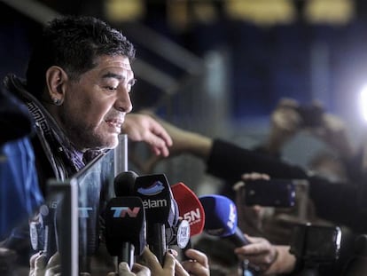 Diego Maradona, durante entrevista coletiva ao final da Copa Davis, em Zagreb.