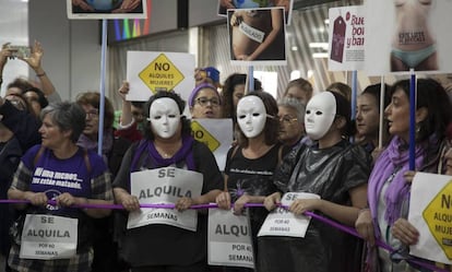 Protesta contra los vientres de alquiler en 2017 en Madrid. 