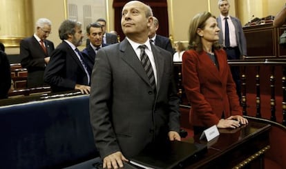 Jos&eacute; Ignacio Wert, junto a la secretaria de Estado de Educaci&oacute;n, Montserrat Gomendio, ayer en el Senado