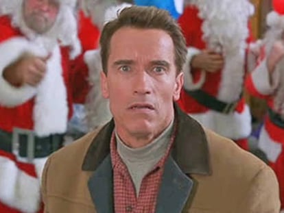 Que se agote un juguete precisamente en Navidad suena catastrófico e inverosímil a la vez. Es como si se agotasen las papeletas justo el día de unas elecciones o los bañadores en julio. En la imagen, Arnold Schwarzenegger en la película 'Un padre en apuros'.