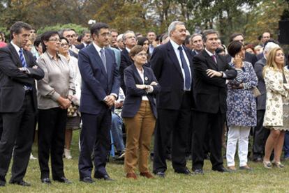 Patxi López, tercero por la izquierda, junto a miembros del Gobierno vasco en el acto de EcoEuskadi 2020, ayer en Leioa.