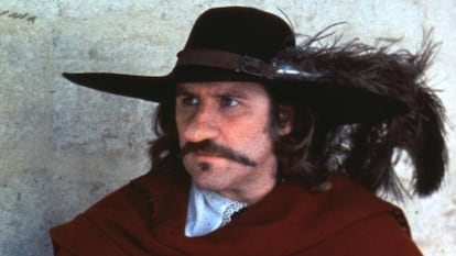 Gerard Depardieu como Cyrano.