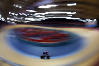 El británico Chris Hoy en la prueba de ciclismo en pista donde estableció un nuevo récord del mundo.