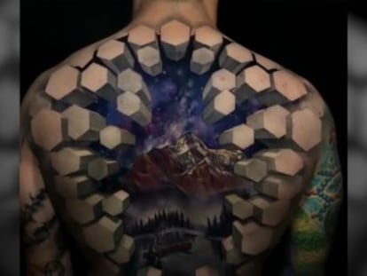 El artista Jesse Rix acumula cientos de miles de seguidores en Instagram, donde publica diseños tatuados que asemejan representar tres dimensiones