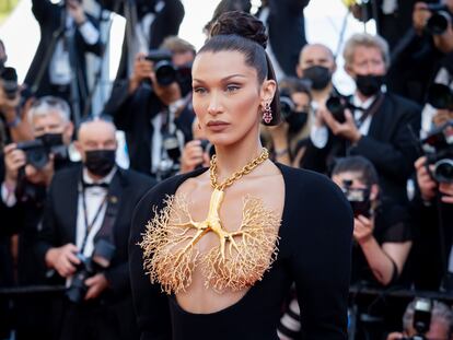 Bella Hadid, en la alfombra roja del festival de Cannes, en julio de 2021.