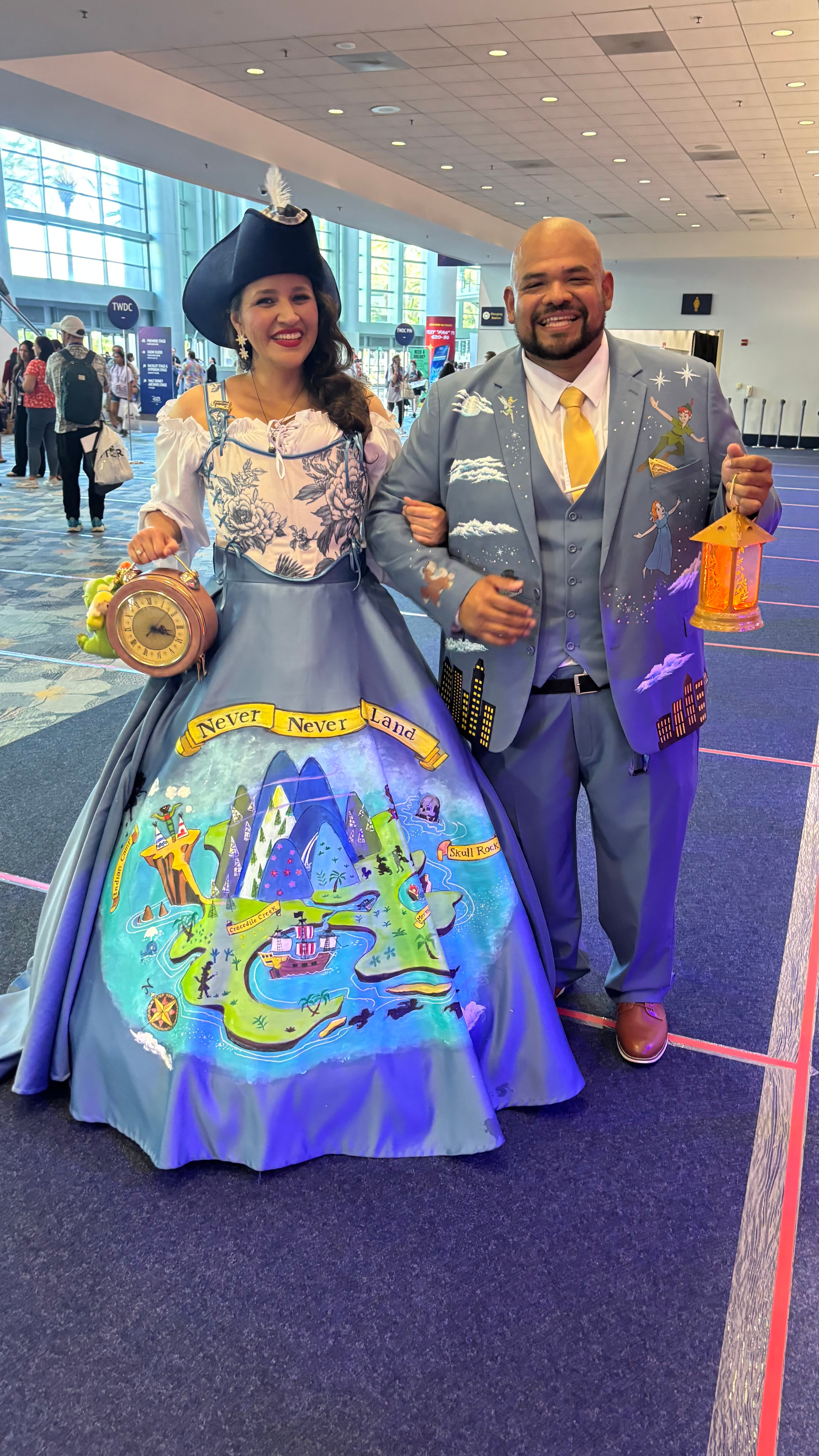 Michelle Hernández y Mario Rivera, asistentes a la convención D23 de Anaheim, California, en agosto de 2026.