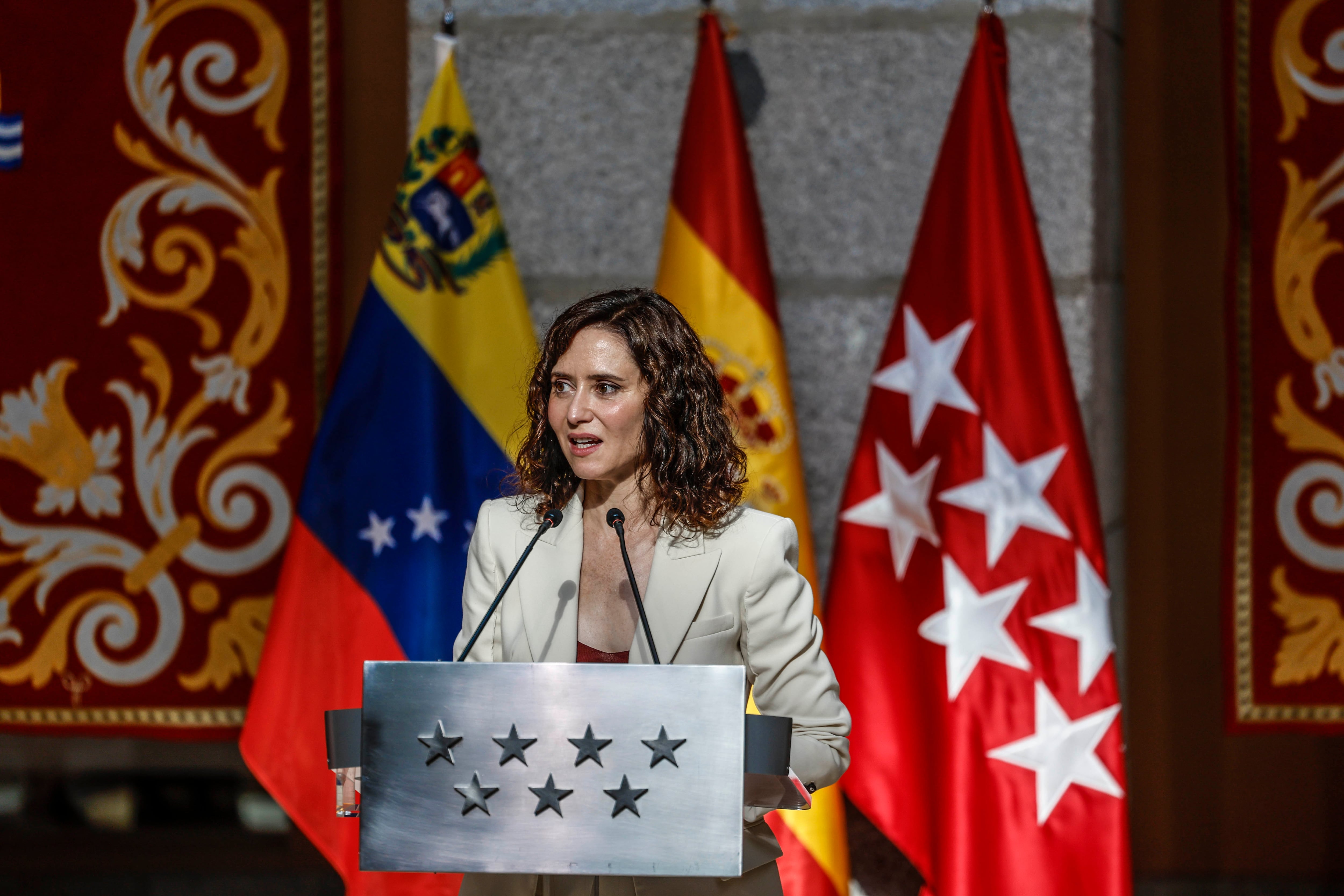 El PSOE y Más Madrid le exigen a Ayuso que cese al alcalde de Móstoles: “No puede pasar ni un día más”