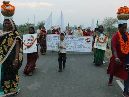 El grupo de caminantes han recorrido ya un puñado de estados del norte de India.