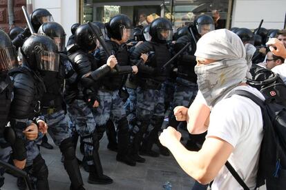 Manifestación en Rusia exigiendo que se permita a algunos opositores presentarse a las elecciones locales.