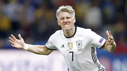 Schweinsteiger celebra un gol en la Eurocopa.