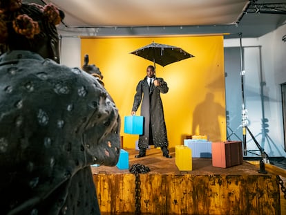 El actor Idris Elba, uno de los rostros del calendario Pirelli 2024, durante la sesión de fotos en Big Sky Studios, en Londres, el 17 de junio de 2023.