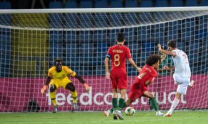 Ferran anota el segundo gol de España en la final del Europeo sub-19.