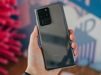 Imagen de la trasera de un Samsung Galaxy