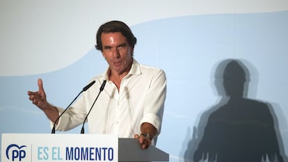 El expresidente Aznar, en un mitin del PP en Málaga el pasado 14 de julio.