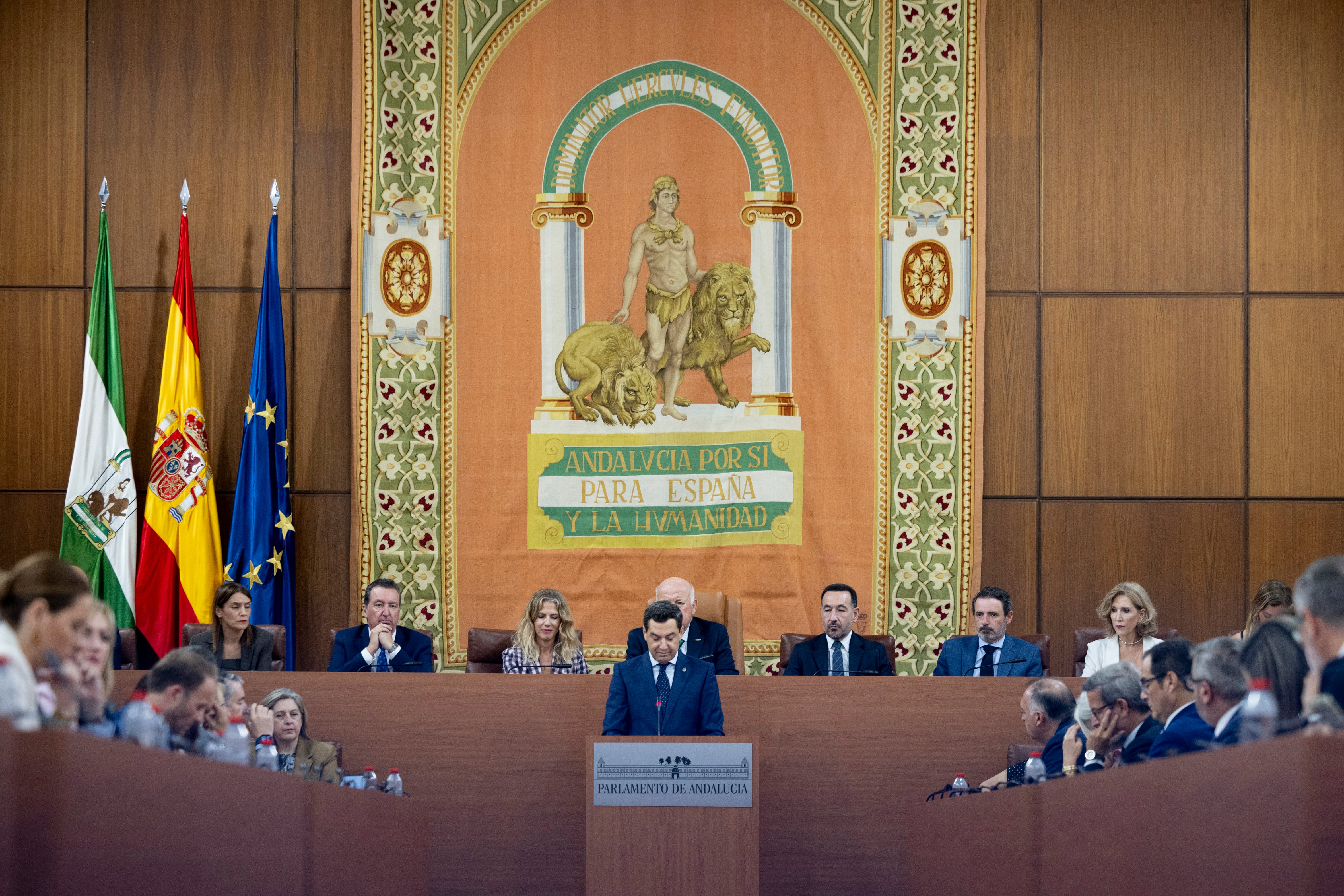 Juan Manuel Moreno Bonilla, durante du discurso de investidura en el Parlamento de Andalucía este lunes en Sevilla. 