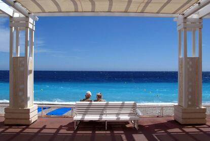 Vista del Mediterráneo desde la Promenade des Anglais (Niza).