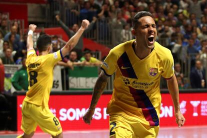 Aicardo celebra uno de los goles del Barça ante el Valdepeñas.