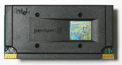 Microprocesador Pentium III, uno de los sucesores de los microprocesadores Pentium afectados.