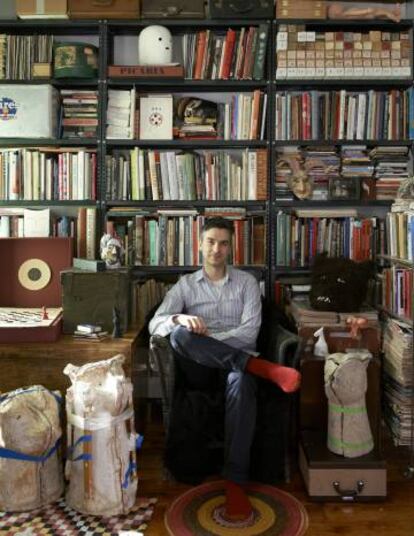 Marcel Dzama, en su estudio en Brooklyn.