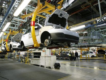 Cadena de montaje de la factoria de Ford en Almussafes (Valencia).