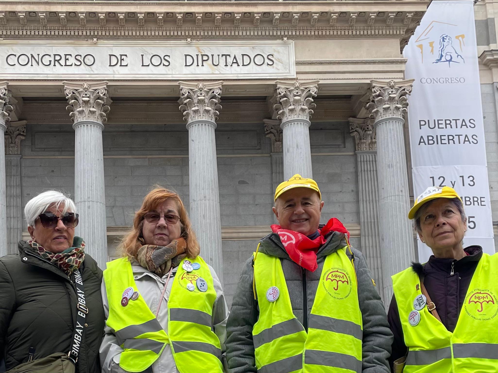 Ocho años y más de 400 lunes frente al Congreso en defensa de las pensiones: “Somos la generación que aprendió a manifestarse”