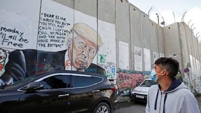 Un mural de Trump en el muro de Cisjordania.