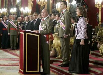 Don Juan Carlos ha centrado su mensaje de hoy en la condena al atentado de ETA el sábado pasado en el aeropuerto de Barajas.