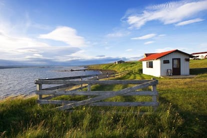 Una granja cerca de Akurbekka en la costa norte de Islandia.