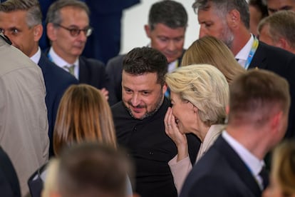La presidenta de la Comisión Europea, Ursula von der Leyen, y el presidente de Ucrania, Volodímir Zelenski, este jueves en Roma.  