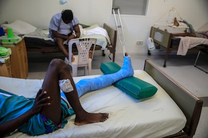Gladimy Trismer-Saint en el hospital de Tabarre luego de que una bala perdida impactara su pie izquierdo, el 25 de enero.