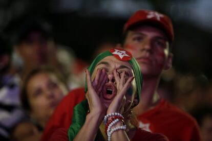 Em Brasília, vaias diante do resultado do avanço do impeachment. 