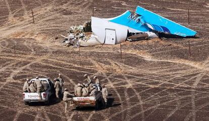 Restos del avión ruso A321 encontrados en la región de El Sinaí, el 1 de octubre de 2015.