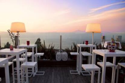 Atardecer en la terraza Skyline, en el Gran Hotel Nagari Boutique & Spa de Vigo.