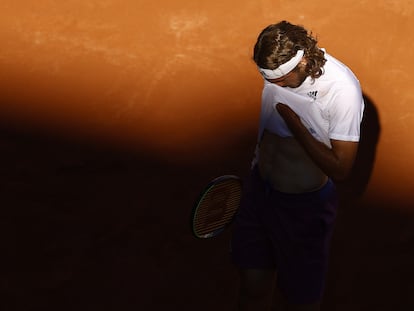 Tsitsipas, durante la final en París contra Djokovic.