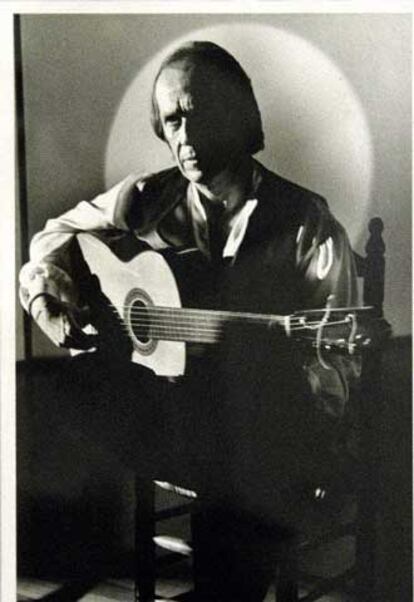 El guitarrista Paco de Lucía, retratado por Carlos Saura.