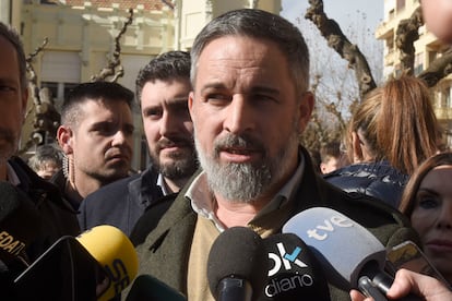 Abascal: “Hay obispos que están haciendo negocio con la inmigración”