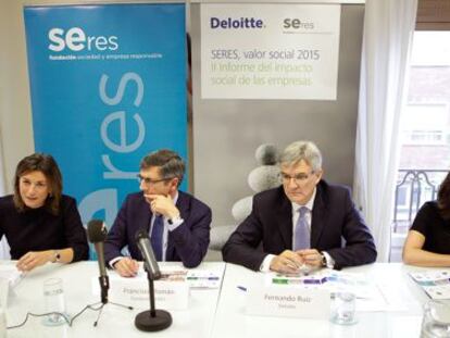 Representantes de la Fundaci&oacute;n Seres y Deloitte en la presentaci&oacute;n del estudio sobre el Impacto Social de las Empresas.