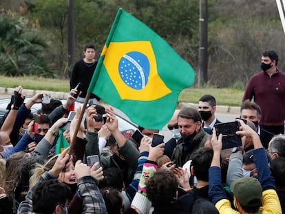 Bolsonaro é recebido por apoiadores em Bagé, Rio Grande do Sul, nesta sexta-feira, 31 de julho.