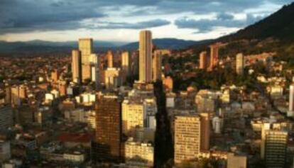 Panorâmica de Bogotá com a torre Colpatria no centro. / WIKIMEDIA