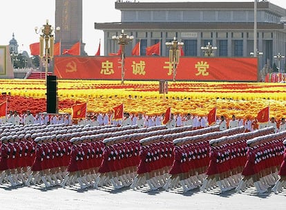 18.000 soldados de todas las divisiones del ejrcito de la Repblica Popular China han participado en el desfile